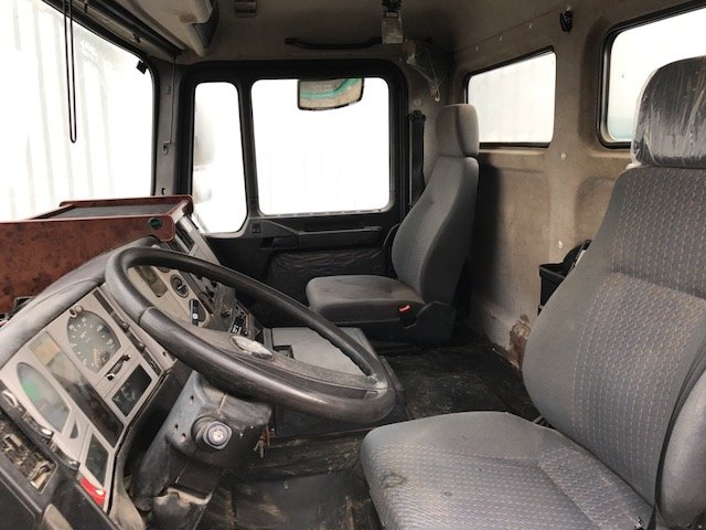 MAN T32