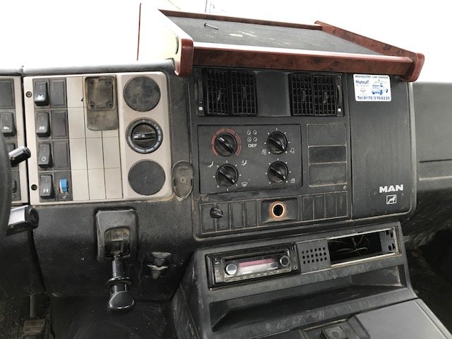 MAN T32