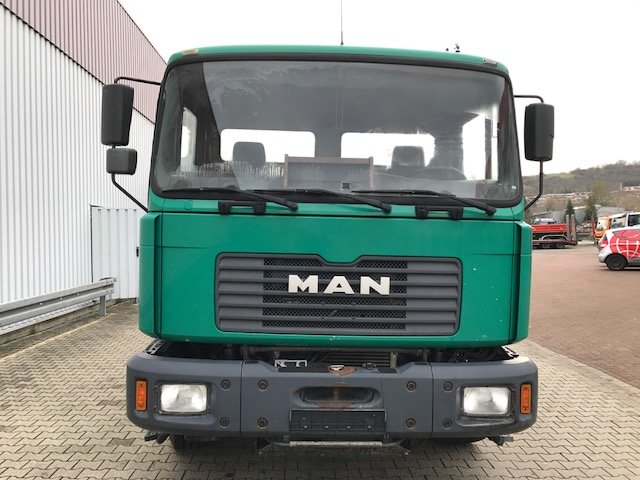 MAN T32