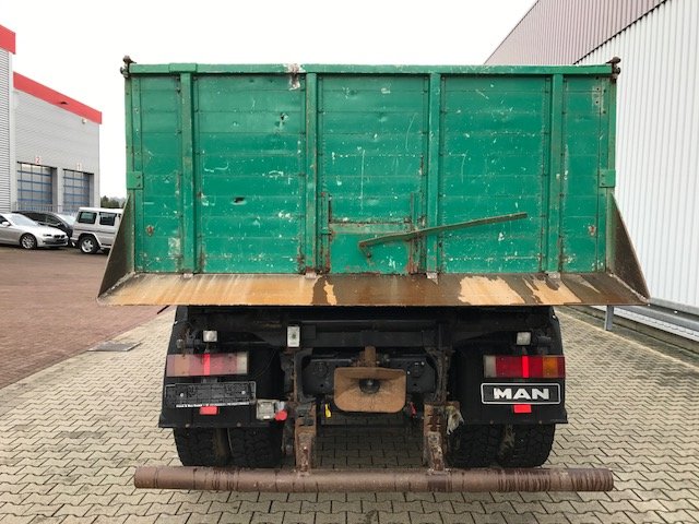 MAN T32