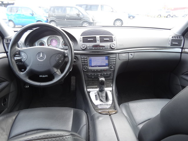 MERCEDES-BENZ E 55