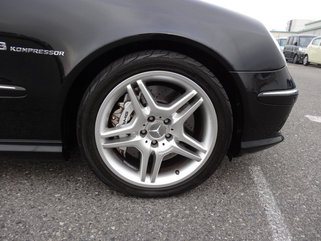 MERCEDES-BENZ E 55