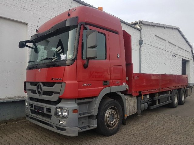 Mercedes-BenzActros 3