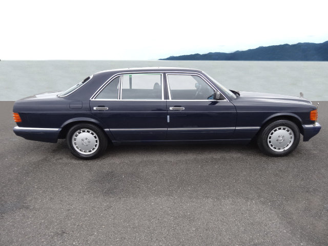 Mercedes-Benz560