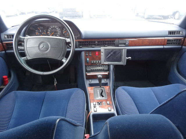 MERCEDES-BENZ 560