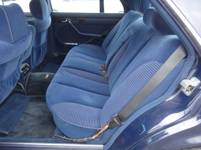 MERCEDES-BENZ 560