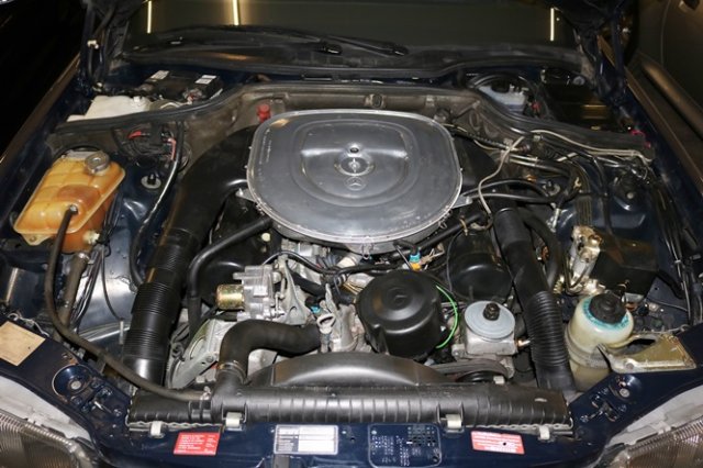 MERCEDES-BENZ 560