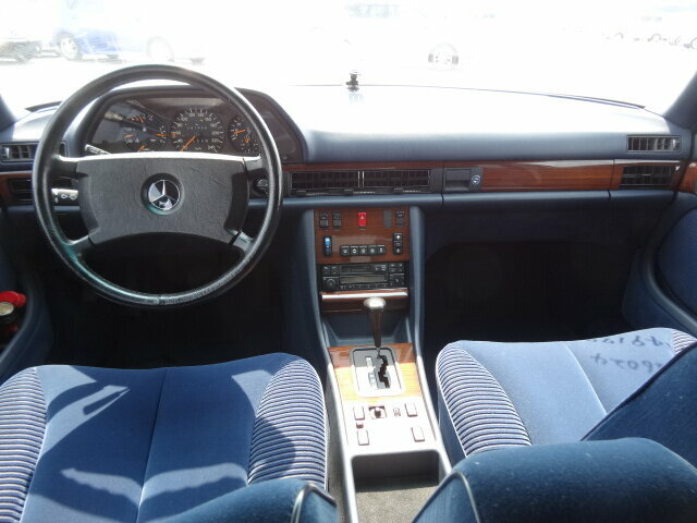 MERCEDES-BENZ 300 SE