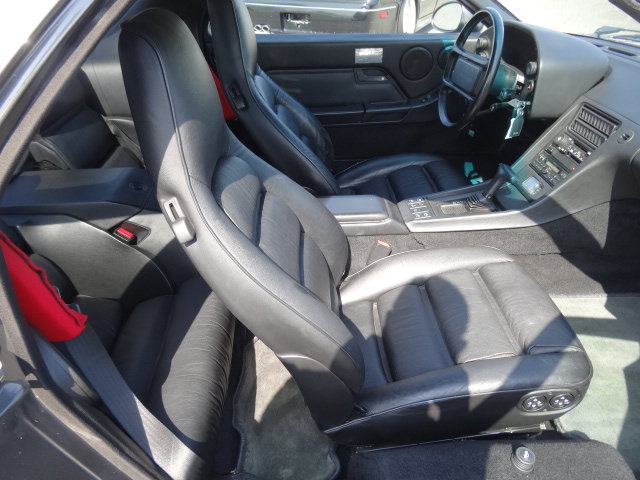 PORSCHE 928