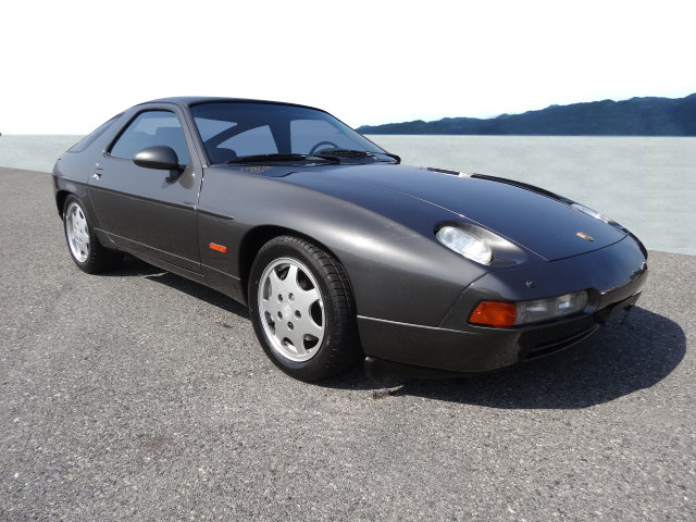 PORSCHE 928