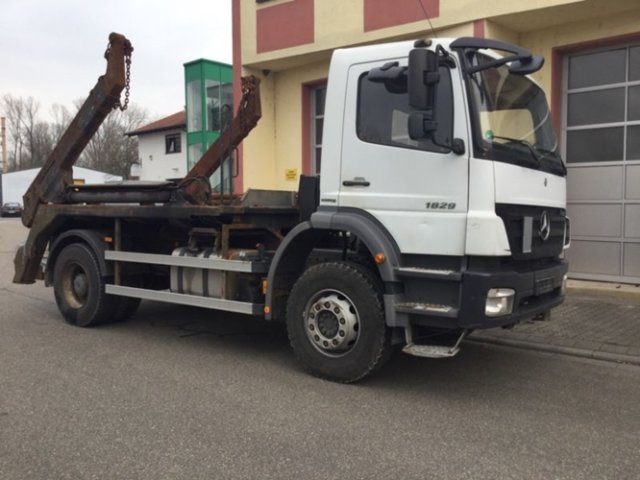 Mercedes-BenzAxor
