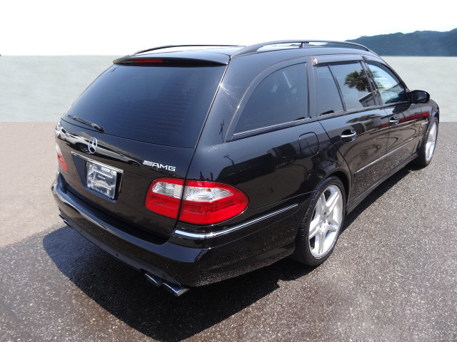 MERCEDES-BENZ E 55 AMG