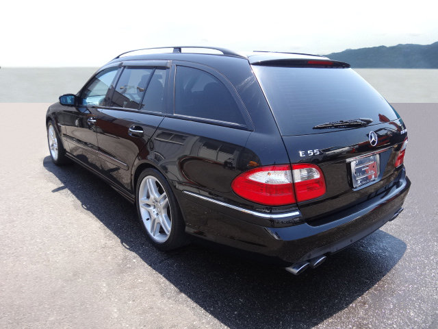 MERCEDES-BENZ E 55 AMG