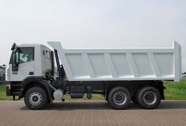 IVECO-MAGIRUS Trakker