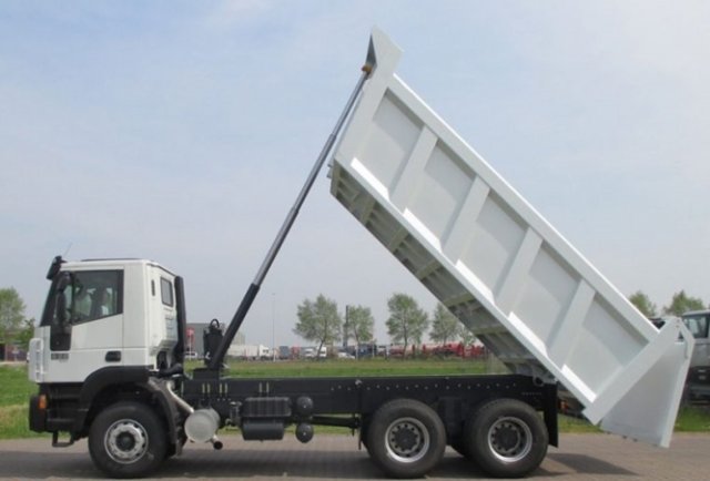 IVECO-MAGIRUS Trakker