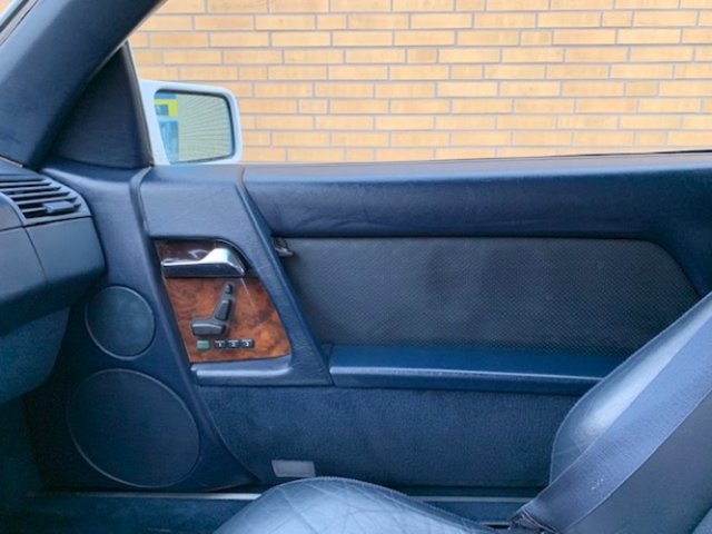 MERCEDES-BENZ SL 500