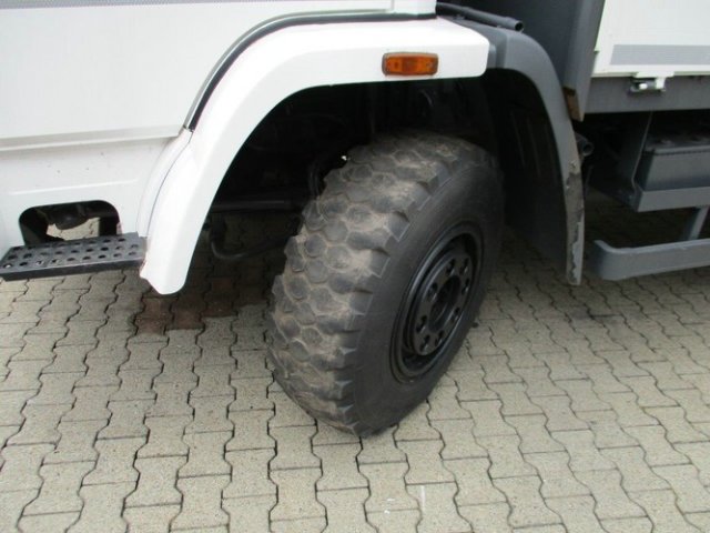 DAIMLER-BENZ -