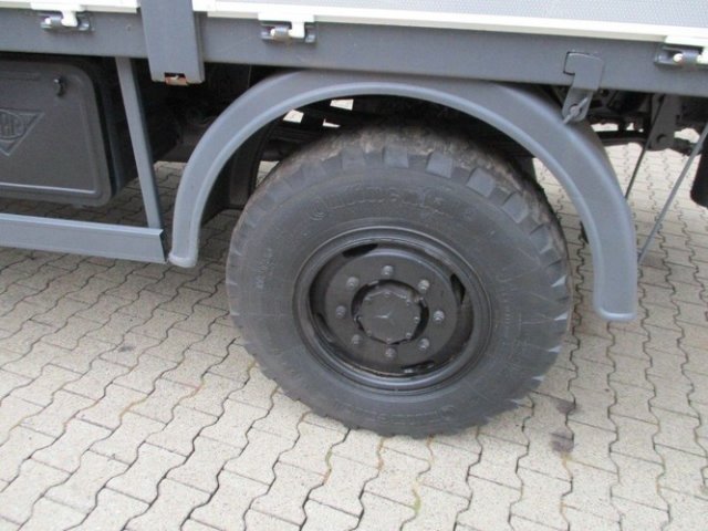DAIMLER-BENZ -