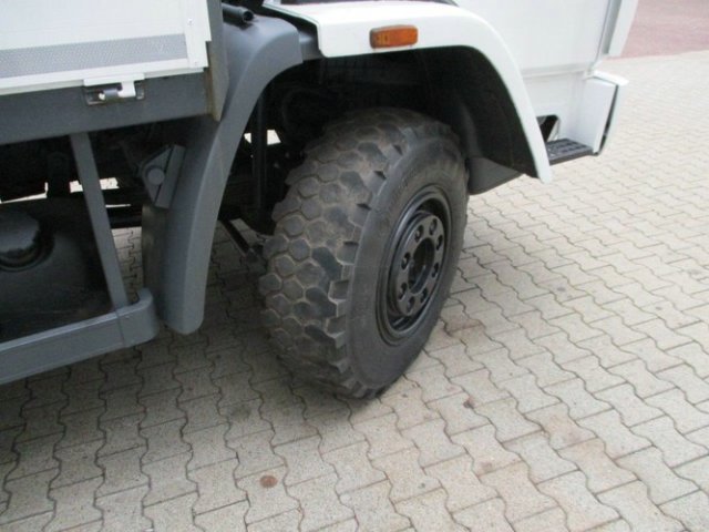 DAIMLER-BENZ -