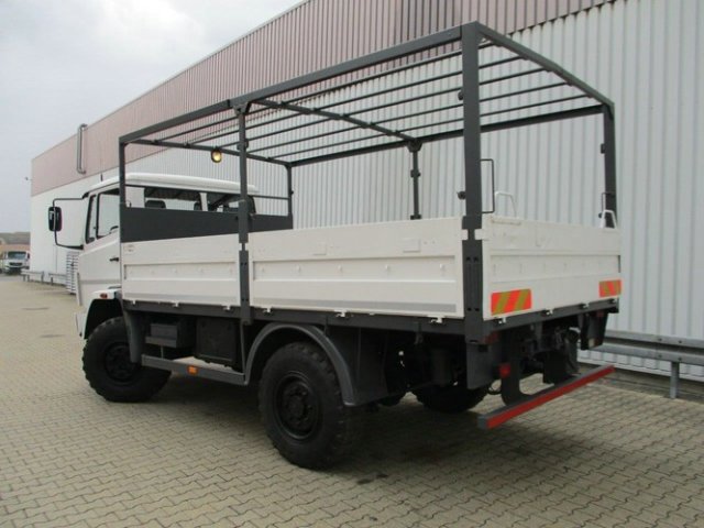 DAIMLER-BENZ -
