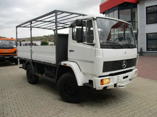 DAIMLER-BENZ -