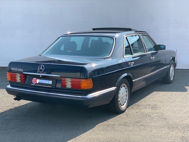 MERCEDES-BENZ 560