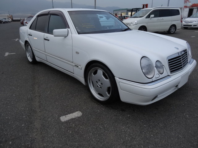 MERCEDES-BENZ E 55 AMG