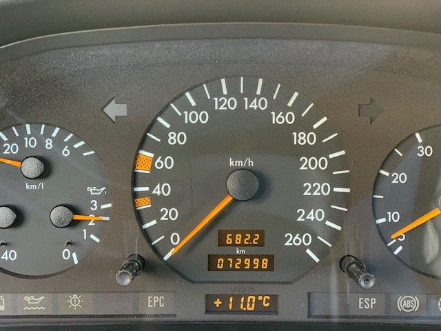 MERCEDES-BENZ S 600
