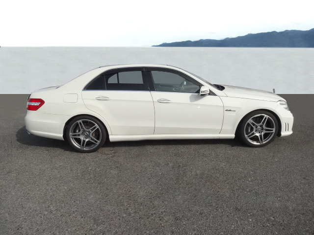 Mercedes-BenzE 63 AMG