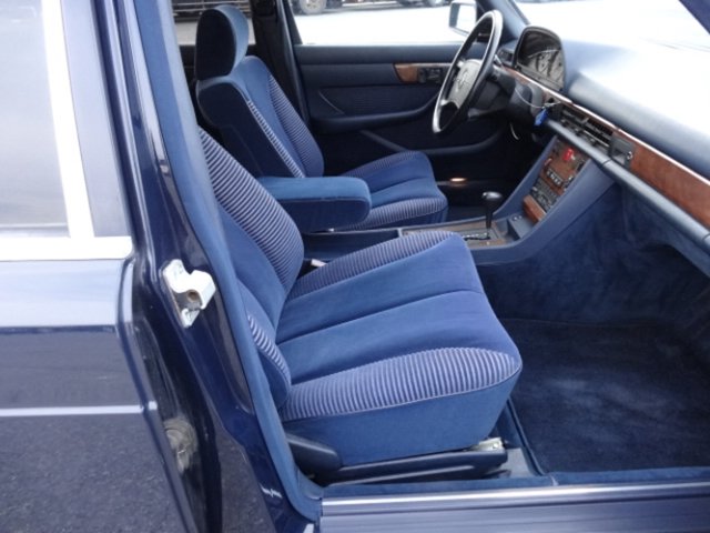 MERCEDES-BENZ 560