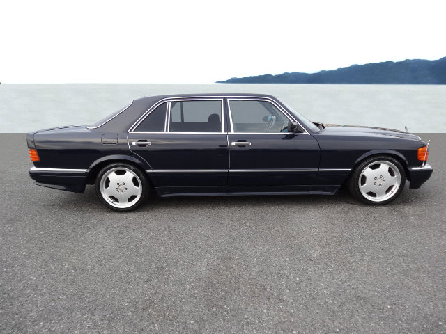 Mercedes-Benz560