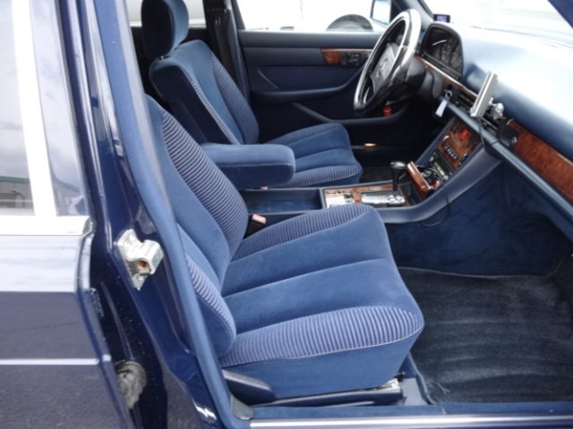 MERCEDES-BENZ 560