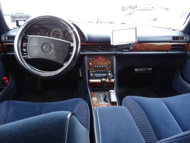 MERCEDES-BENZ 560