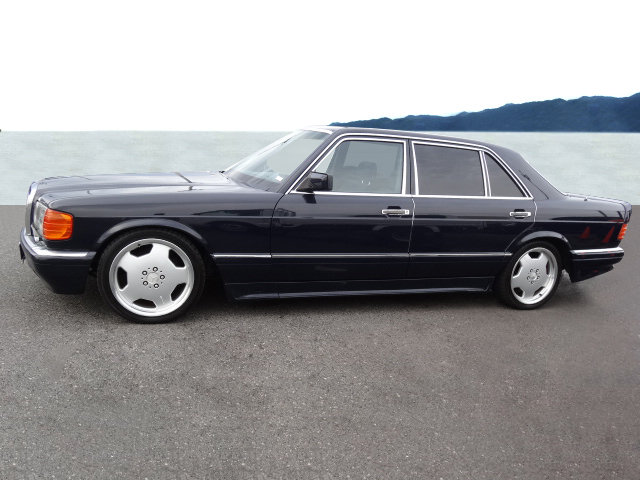 MERCEDES-BENZ 560