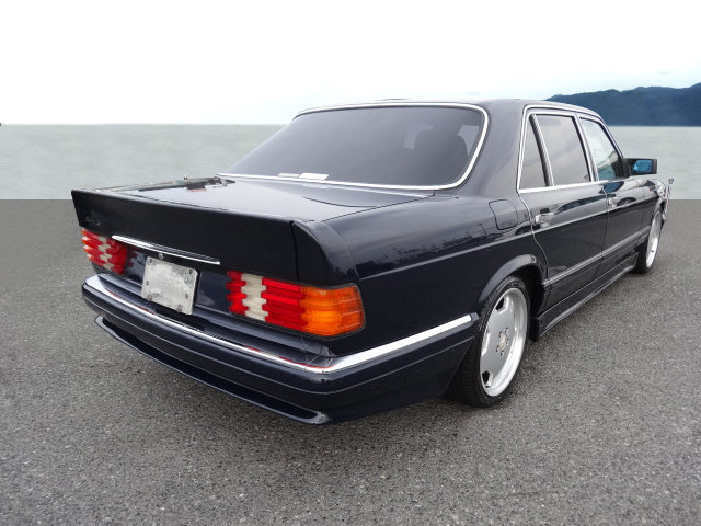 MERCEDES-BENZ 560