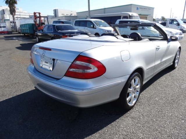 MERCEDES-BENZ CLK 320