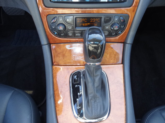 MERCEDES-BENZ CLK 320