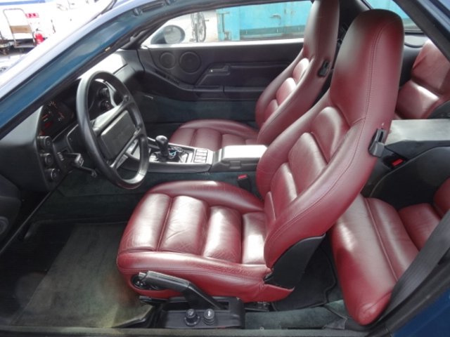 PORSCHE 928