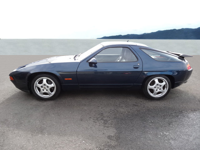 PORSCHE 928