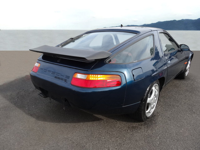 PORSCHE 928