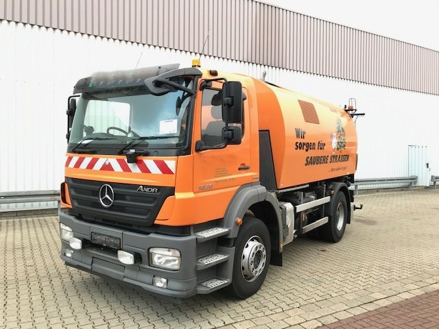 Mercedes-BenzAxor