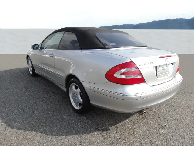 MERCEDES-BENZ CLK 320