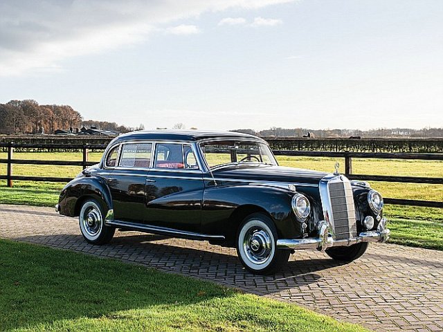 Mercedes-Benz300