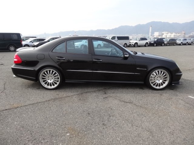 Mercedes-BenzE 55 AMG