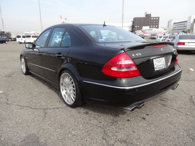 MERCEDES-BENZ E 55 AMG