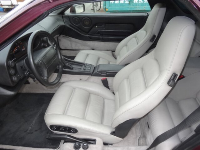 PORSCHE 928