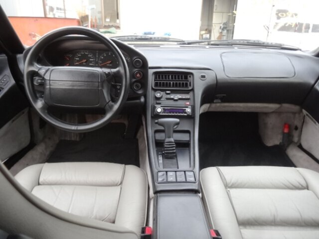 PORSCHE 928