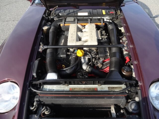 PORSCHE 928