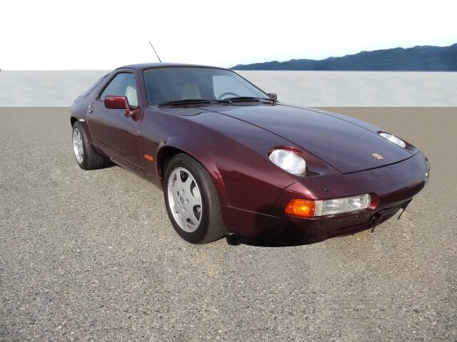 PORSCHE 928