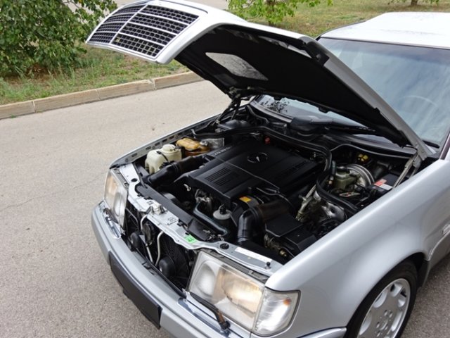 MERCEDES-BENZ E 500